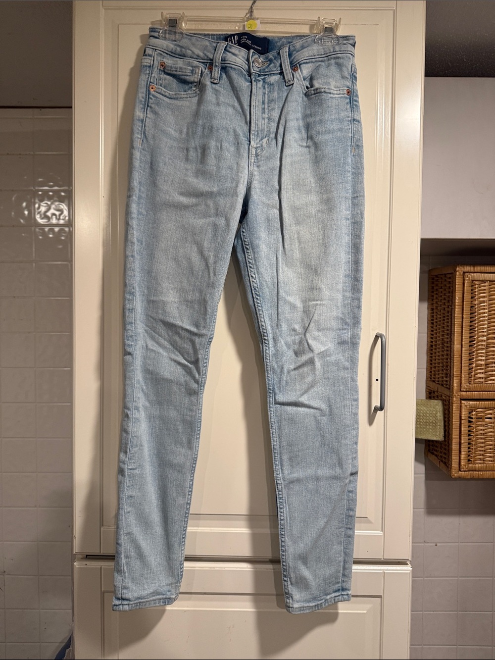Gap Light Wash Slim Jeans size 4 6:11